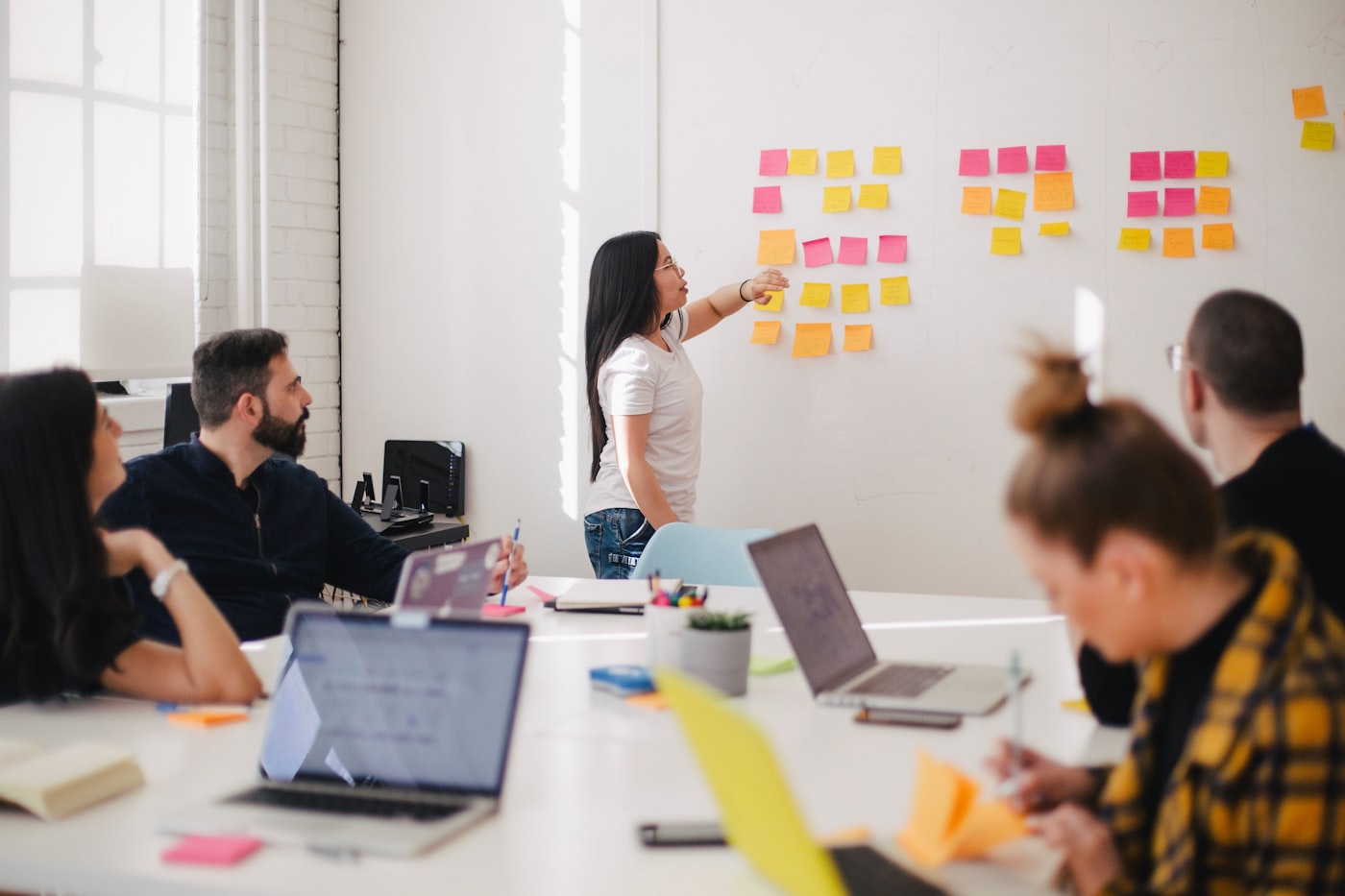 Equipe em reunião de trabalho
